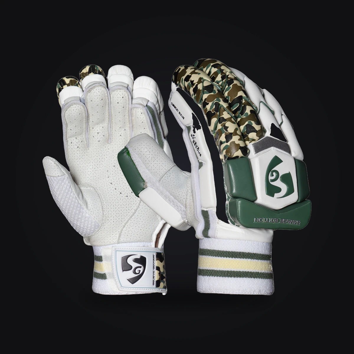 SG Savage Lite Batting Gloves RH